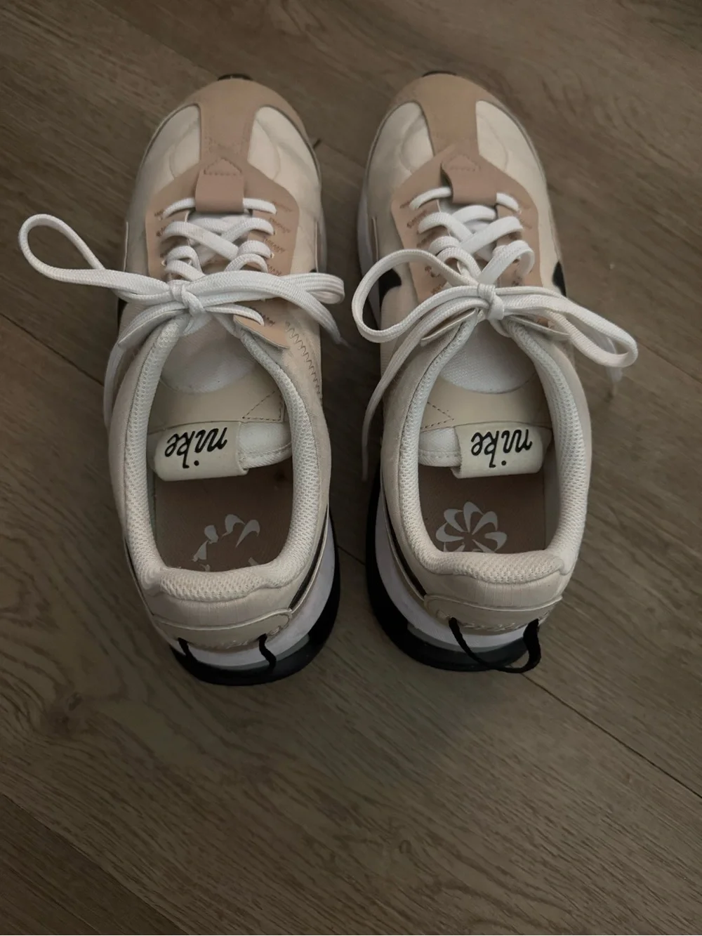 Nike Beige, Black & White Air-Cushioned Runner Sneakers - Picture 3 of 4